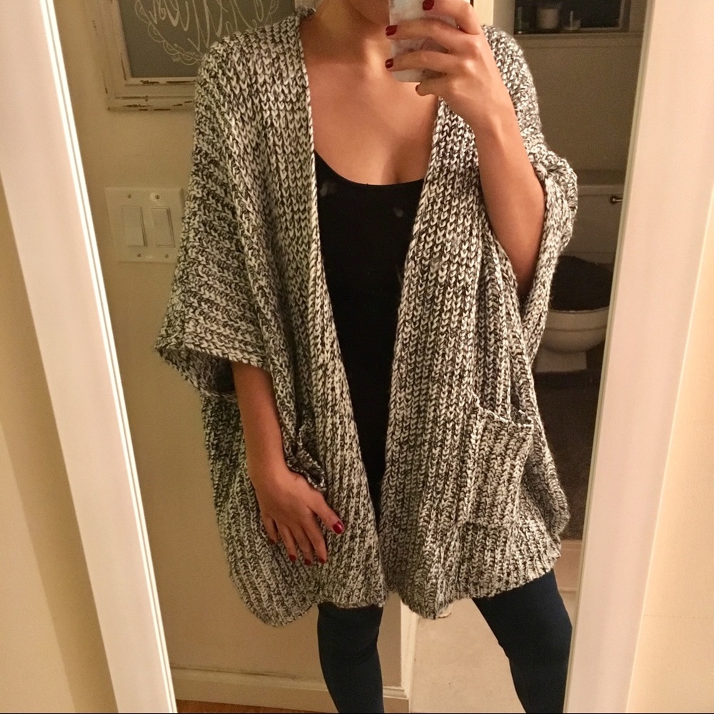 Short sleeved sweater cardigan